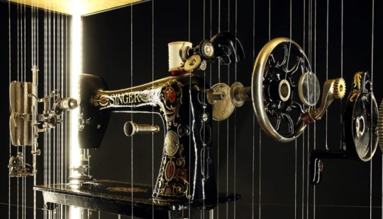 Increíbles 'circuitos explotados' de mecanismos del artista John Peralta Increíbles 'circuitos explotados' de mecanismos del artista John Peralta