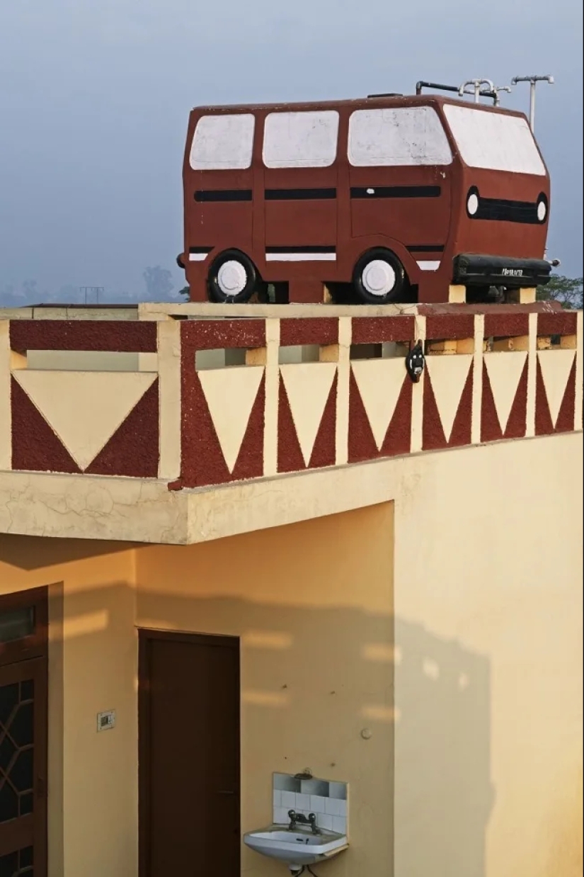 Incredible Rooftops of Punjab: Photographer Rajesh Vora Shows an Interesting Tradition