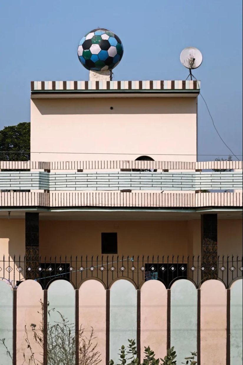 Incredible Rooftops of Punjab: Photographer Rajesh Vora Shows an Interesting Tradition