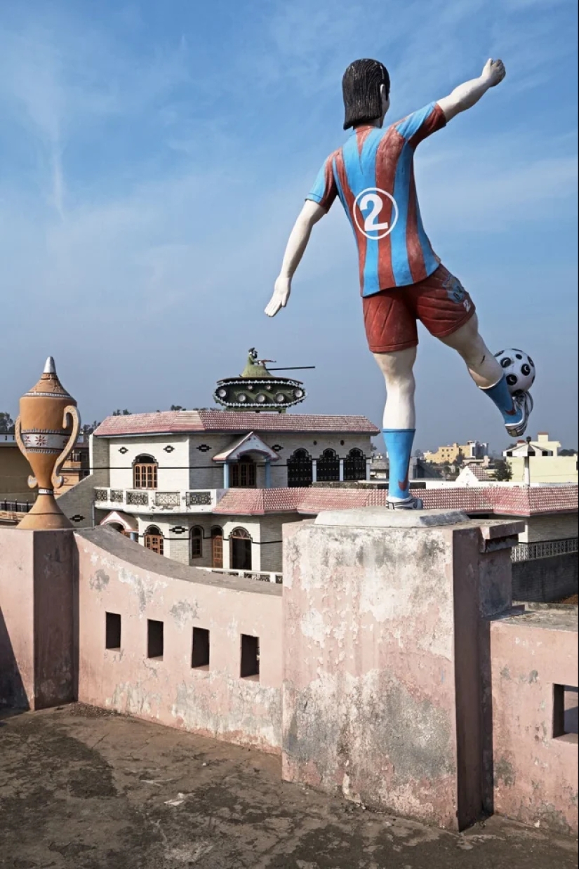 Incredible Rooftops of Punjab: Photographer Rajesh Vora Shows an Interesting Tradition