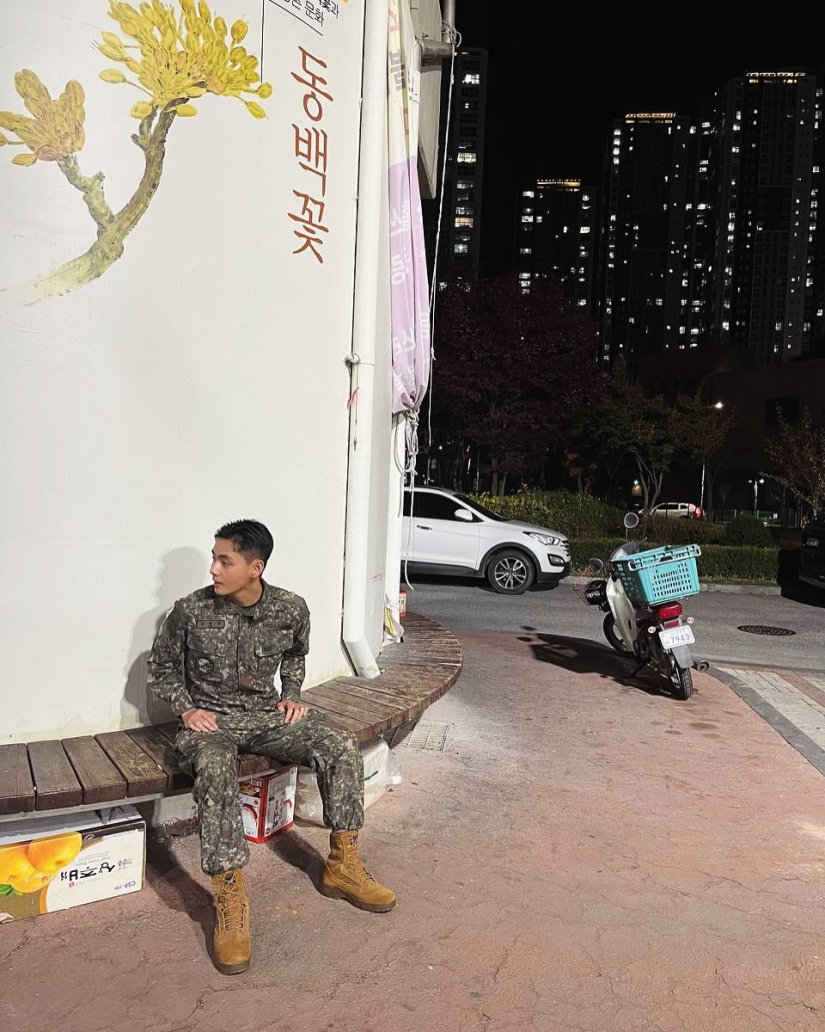 Inside BTS V AKA "Sergeant" Kim Taehyung's Military Training Diaries