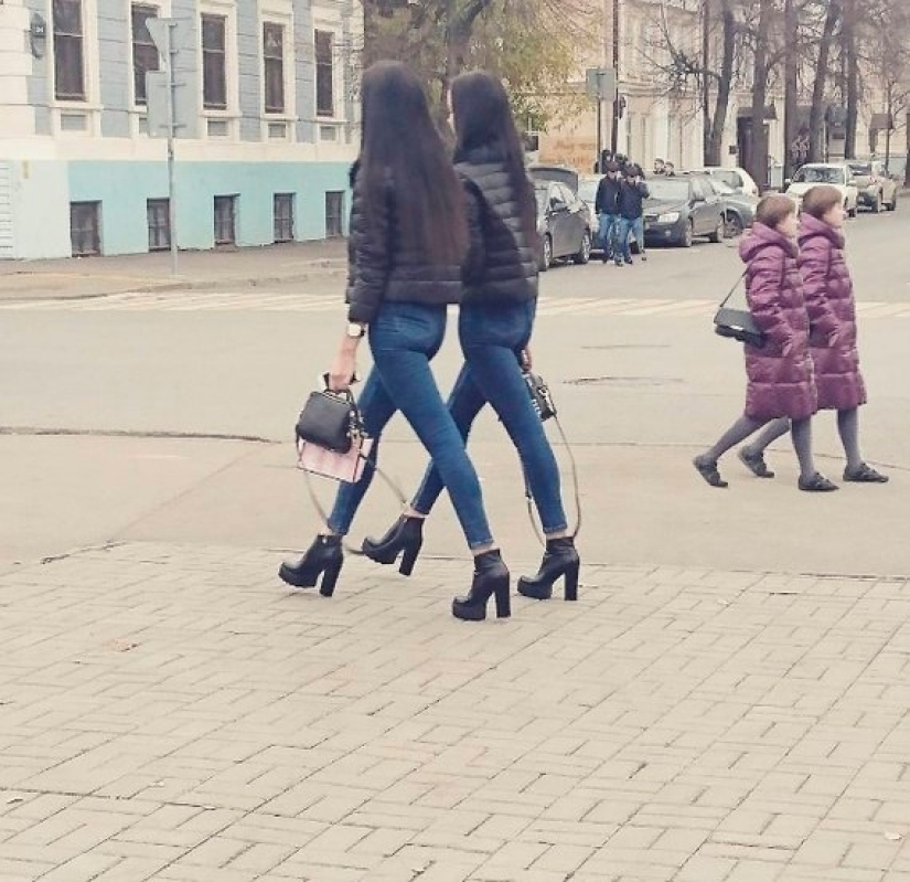 Intelligent madness, or the Strange fashion of the St. Petersburg streets