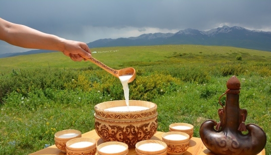 Intoxicating pose, bierbach, koumiss and other soft drinks of the peoples of Russia Intoxicating pose, bierbach, koumiss and other soft drinks of the peoples of Russia