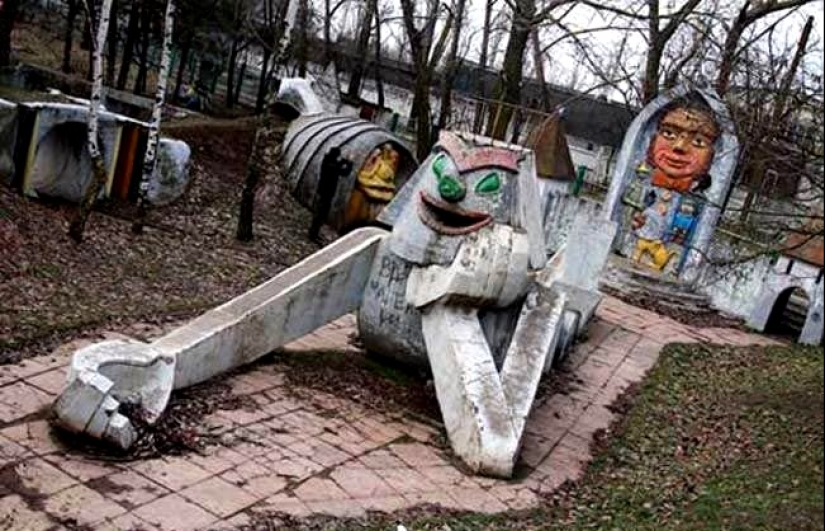 It is not the Internet that is ruining our children, but playgrounds in the courtyards It is not the Internet that is ruining our children, but playgrounds in the courtyards