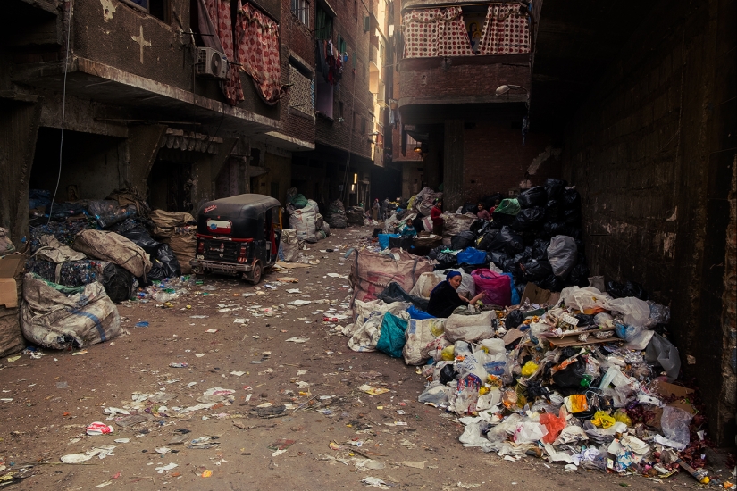 It's a pity these photos don't convey the smell: The City of Scavengers in Cairo It's a pity these photos don't convey the smell: The City of Scavengers in Cairo