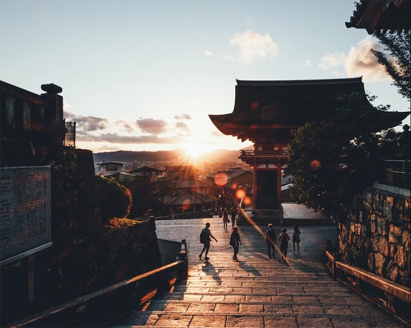 Japanese flavor in Takashi Yasui's street photos