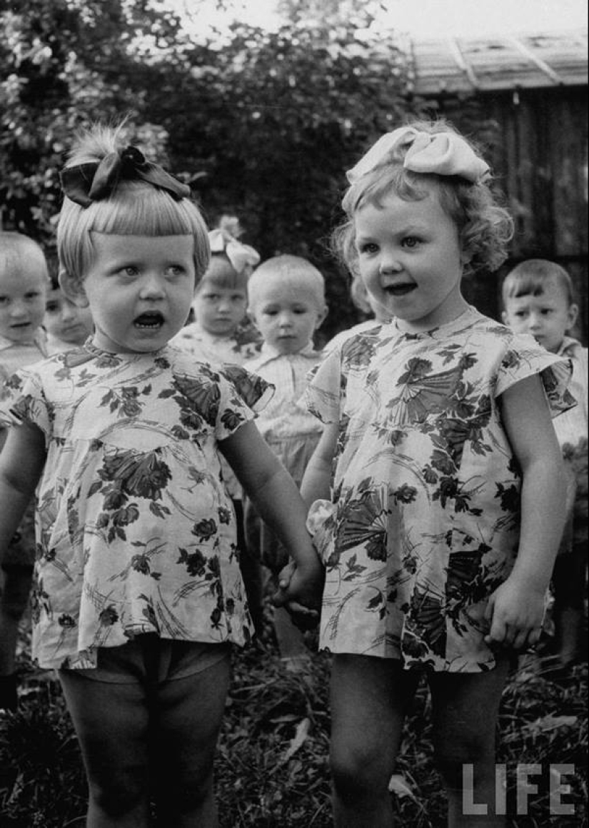 Jim Morrison predskazyvat future, Taylor teaches Smoking Bowie and another 20 stunning historical pictures