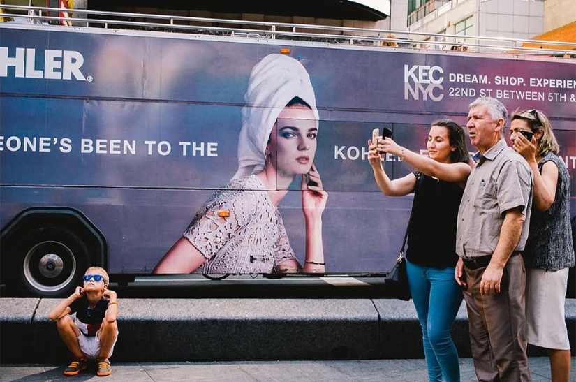 Jonathan Haibi-photographer who has the whole world posing for a picture Jonathan Haibi-photographer who has the whole world posing for a picture