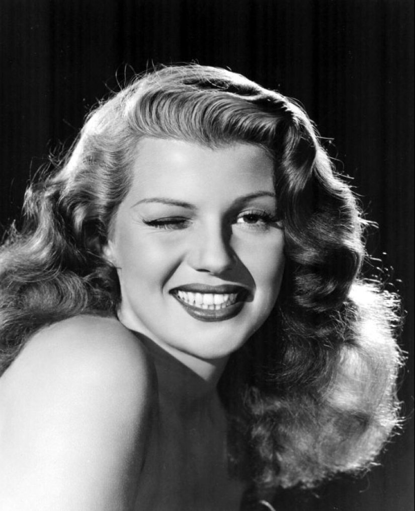Juguetón, astuto y alegre: 20 celebridades vintage que guiñan un ojo a la cámara Juguetón, astuto y alegre: 20 celebridades vintage que guiñan un ojo a la cámara