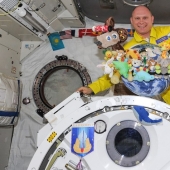 La 5 la mayoría de los artículos inútiles en la historia para realizar una caminata espacial La 5 la mayoría de los artículos inútiles en la historia para realizar una caminata espacial