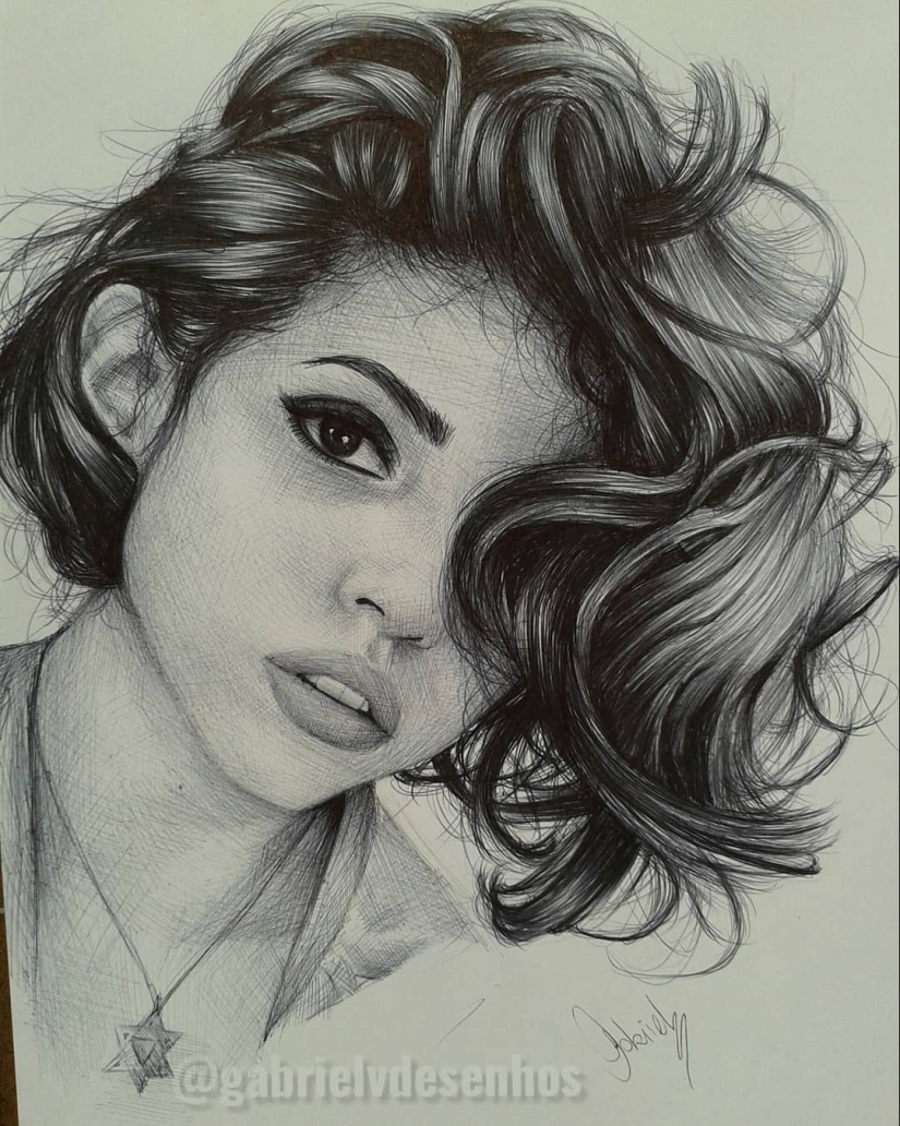 La artista brasileña crea increíblemente realista y emocional de los retratos en lápiz