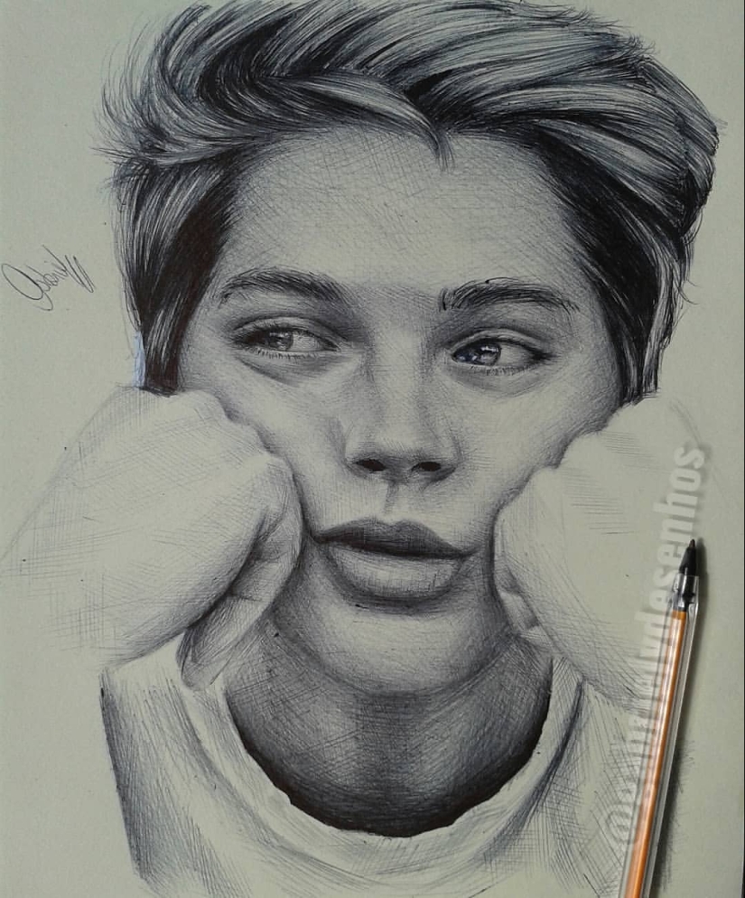 La artista brasileña crea increíblemente realista y emocional de los retratos en lápiz