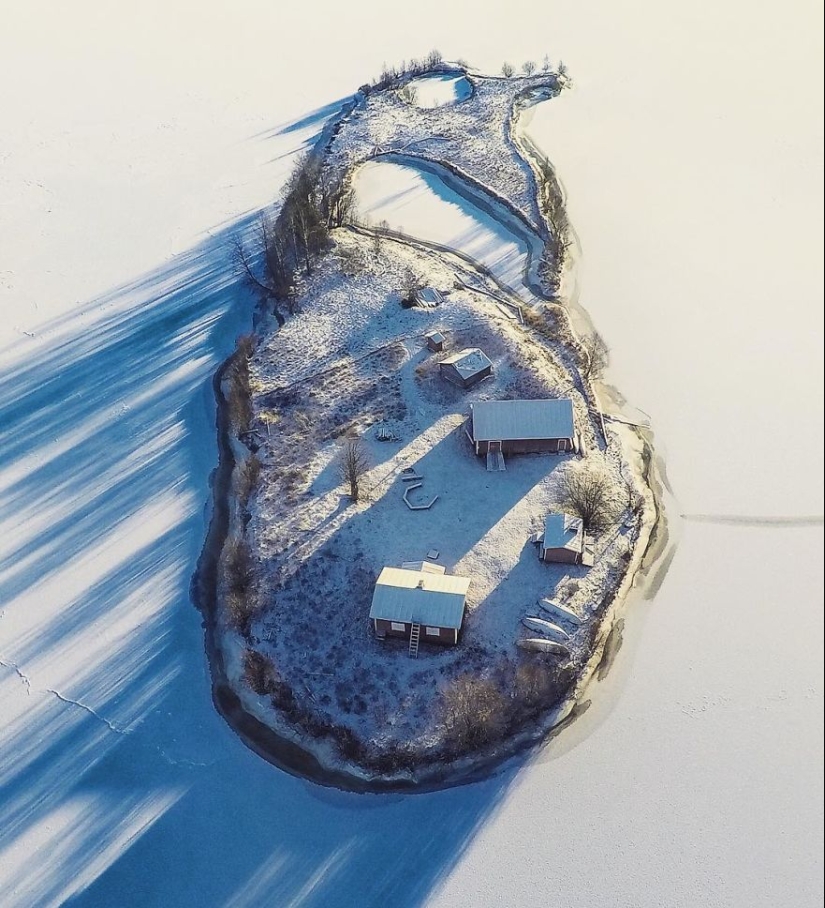 La belleza de las cuatro estaciones en la pequeña isla finlandesa de Long Stone