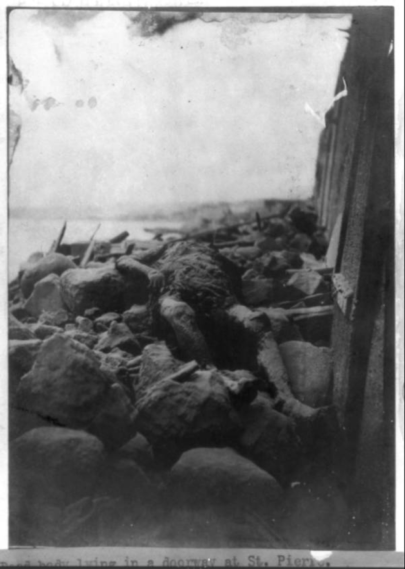 La cara distorsionada en los estertores de la agonía: las imágenes antes y después de la terrible erupción volcánica del siglo xx La cara distorsionada en los estertores de la agonía: las imágenes antes y después de la terrible erupción volcánica del siglo xx