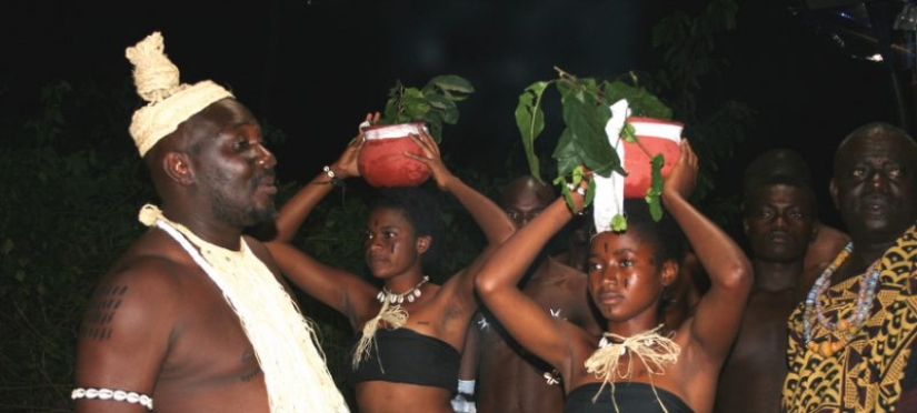 La costumbre de "trokosi": por qué las niñas son entregadas a la esclavitud sexual en África La costumbre de "trokosi": por qué las niñas son entregadas a la esclavitud sexual en África