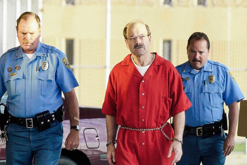La doble vida de Dennis Rader: líder de la iglesia, scout y maniaco de VTC