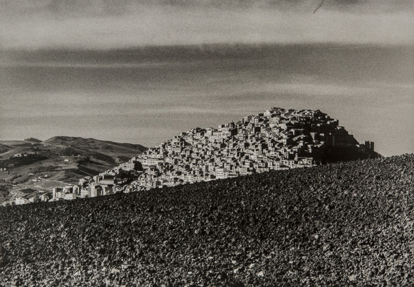 La esquiva Dolce Vita: Italia en el clásico fotográfico por Gianni Berengo Gardina