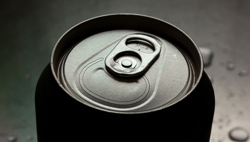 La evolución de una lata de cerveza: De simple a elemental La evolución de una lata de cerveza: De simple a elemental