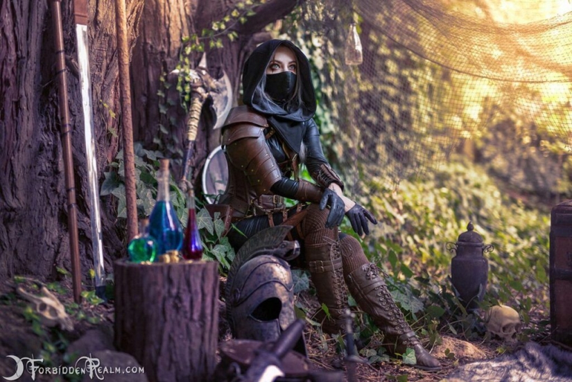La hermosa Genevieve es una estrella de cosplay que crea su propia realidad