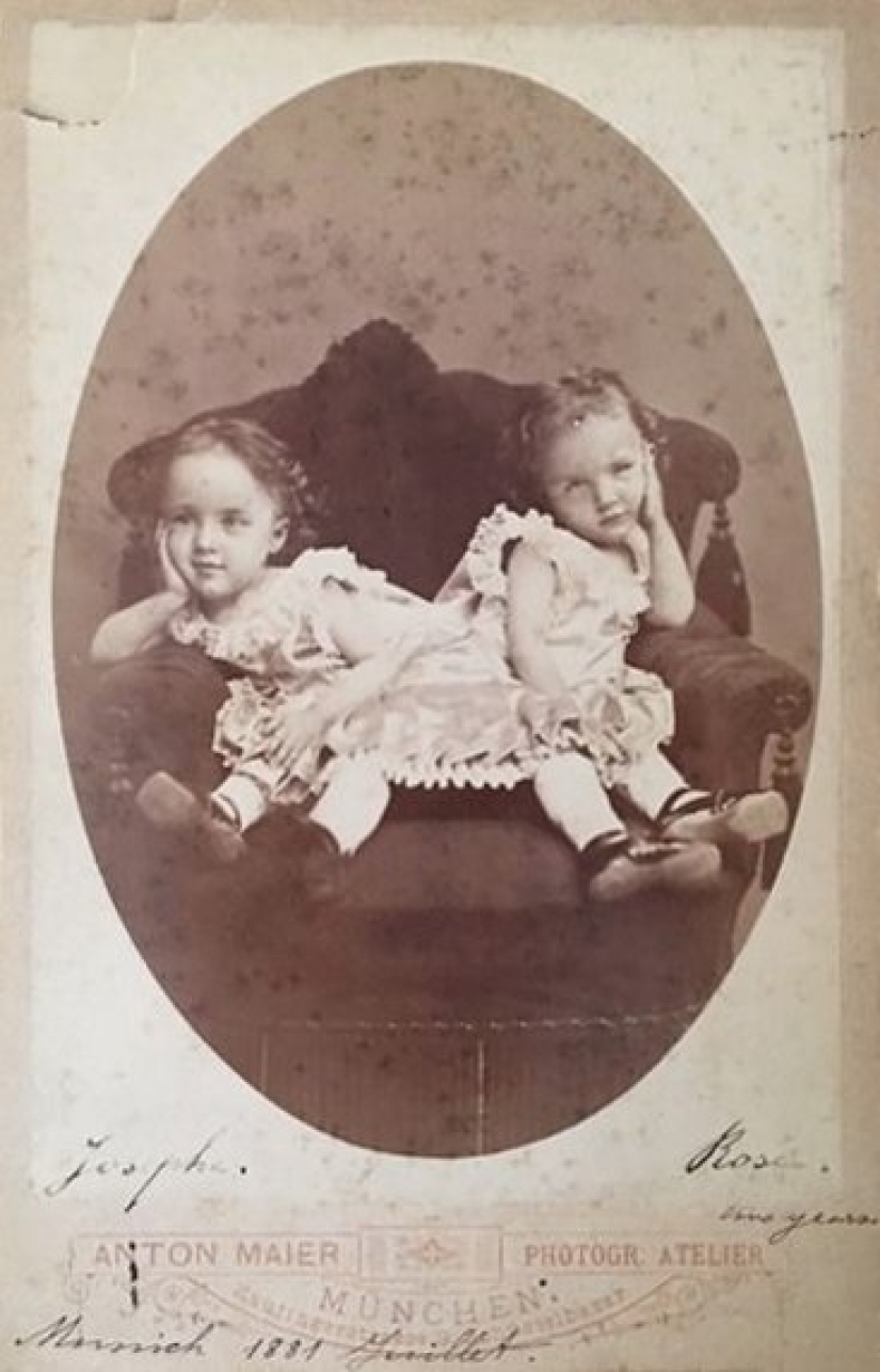 La historia de dos siamesas, las hermanas Blazek, una de las cuales dio a luz a un niño.