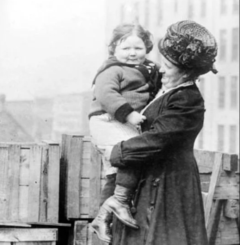 La historia de John Wilson Webb - el niño más grande del mundo La historia de John Wilson Webb - el niño más grande del mundo