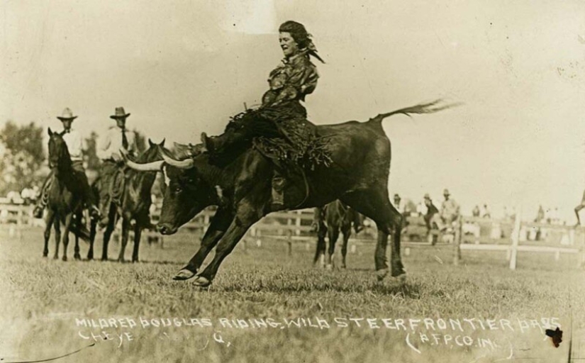La Historia de los Primeros Vaqueros Femeninos de Texas