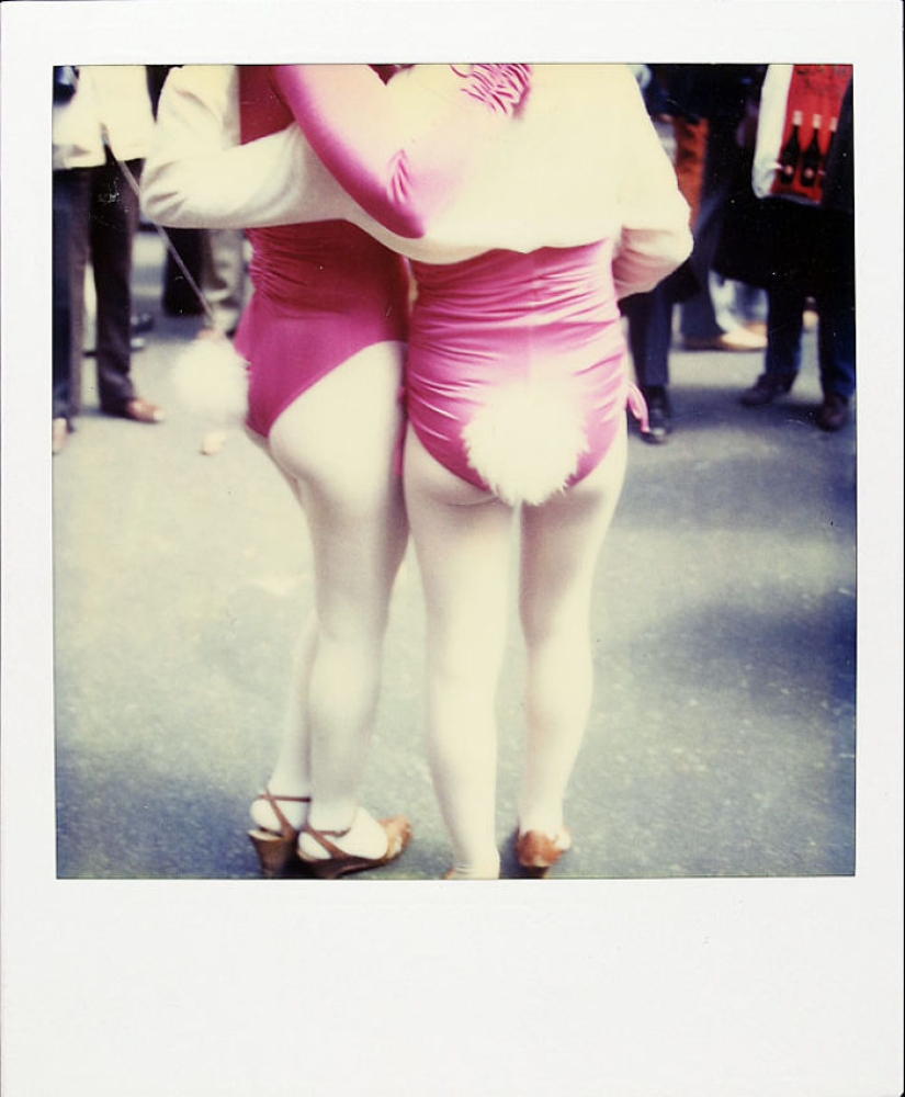 La historia de un hombre que filmó todos los días en Polaroid durante 18 años hasta que el cáncer le robó la vida La historia de un hombre que filmó todos los días en Polaroid durante 18 años hasta que el cáncer le robó la vida