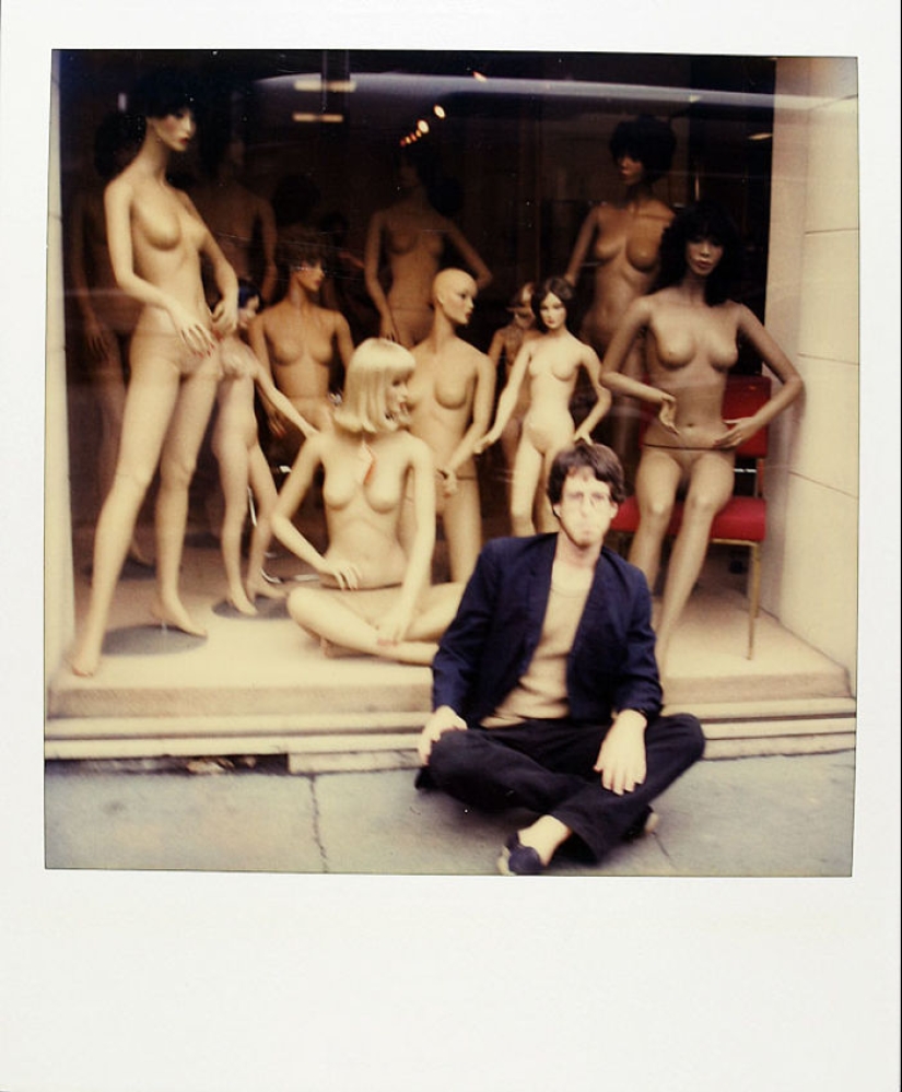 La historia de un hombre que filmó todos los días en Polaroid durante 18 años hasta que el cáncer le robó la vida La historia de un hombre que filmó todos los días en Polaroid durante 18 años hasta que el cáncer le robó la vida