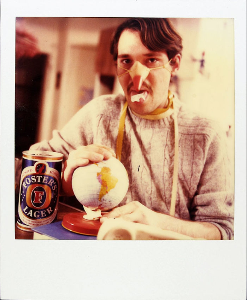 La historia de un hombre que filmó todos los días en Polaroid durante 18 años hasta que el cáncer le robó la vida La historia de un hombre que filmó todos los días en Polaroid durante 18 años hasta que el cáncer le robó la vida