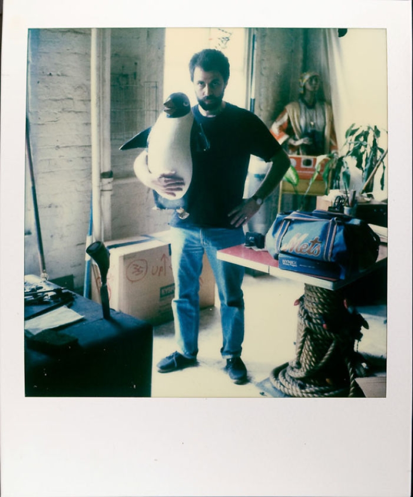 La historia de un hombre que filmó todos los días en Polaroid durante 18 años hasta que el cáncer le robó la vida La historia de un hombre que filmó todos los días en Polaroid durante 18 años hasta que el cáncer le robó la vida