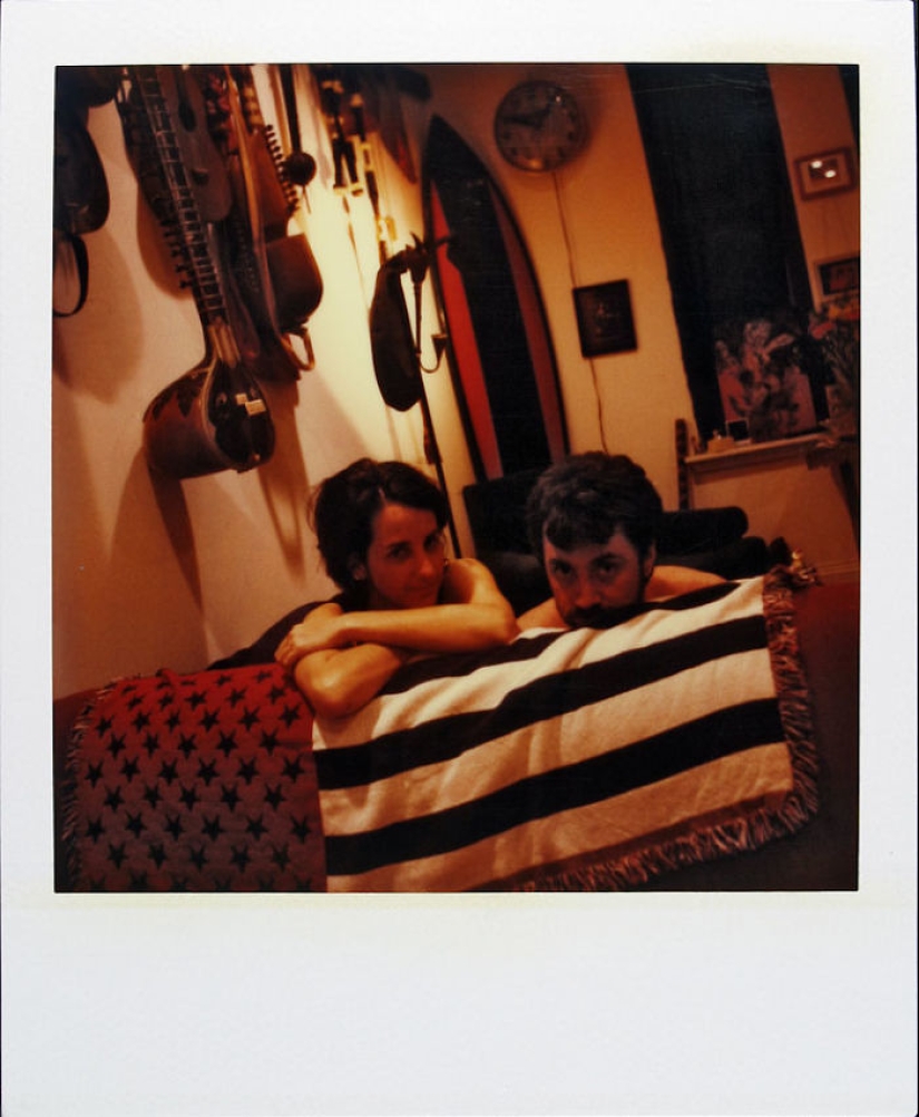 La historia de un hombre que filmó todos los días en Polaroid durante 18 años hasta que el cáncer le robó la vida La historia de un hombre que filmó todos los días en Polaroid durante 18 años hasta que el cáncer le robó la vida