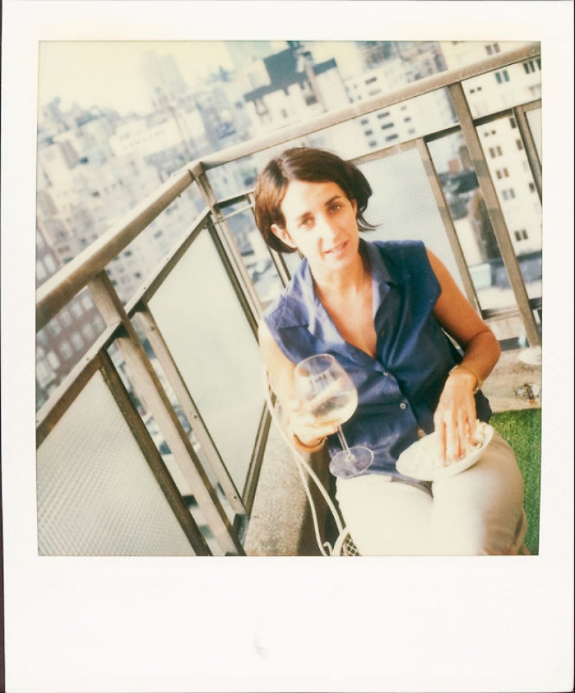 La historia de un hombre que filmó todos los días en Polaroid durante 18 años hasta que el cáncer le robó la vida La historia de un hombre que filmó todos los días en Polaroid durante 18 años hasta que el cáncer le robó la vida