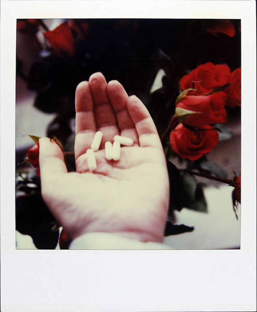 La historia de un hombre que filmó todos los días en Polaroid durante 18 años hasta que el cáncer le robó la vida La historia de un hombre que filmó todos los días en Polaroid durante 18 años hasta que el cáncer le robó la vida