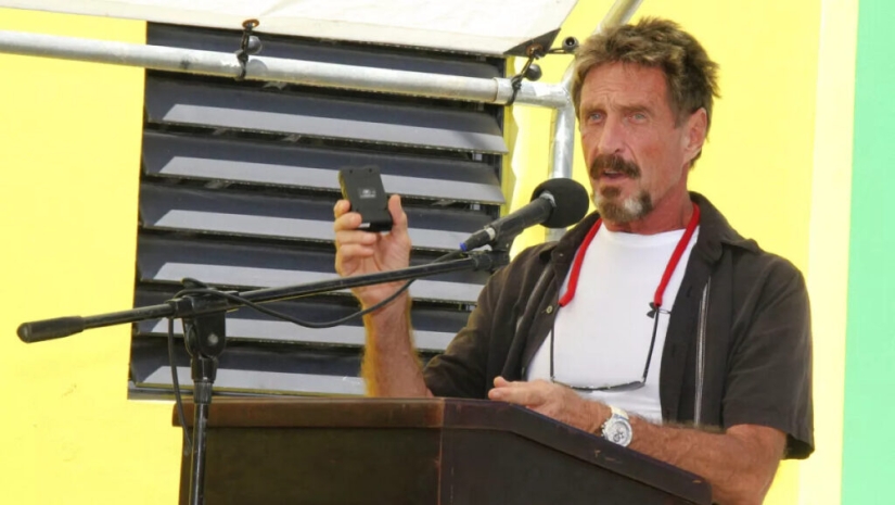 La loca historia de vida de John McAfee, multimillonario y creador del antivirus McAfee La loca historia de vida de John McAfee, multimillonario y creador del antivirus McAfee