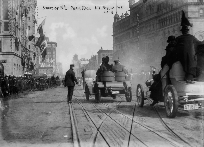 La mayor carrera de coches de la historia: 20 mil kilómetros en carros con motor La mayor carrera de coches de la historia: 20 mil kilómetros en carros con motor