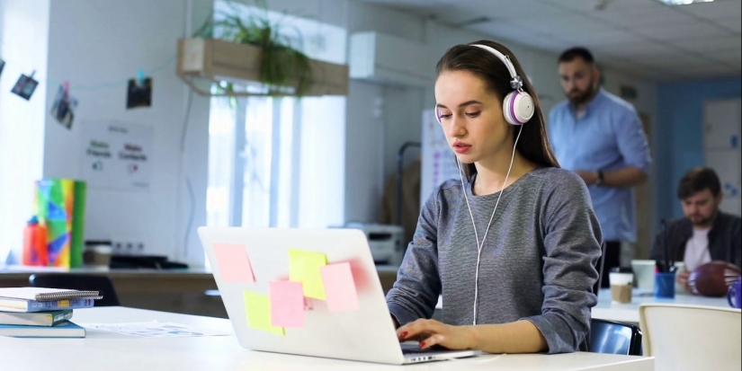 La mejor música para el trabajo según los científicos: sonidos de la naturaleza, violín y LJ