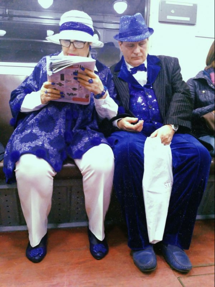 La moda de la gente: el más brillante de los pasajeros en el metro