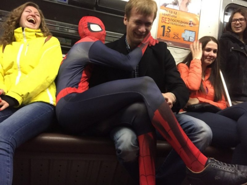 La moda de la gente: el más brillante de los pasajeros en el metro
