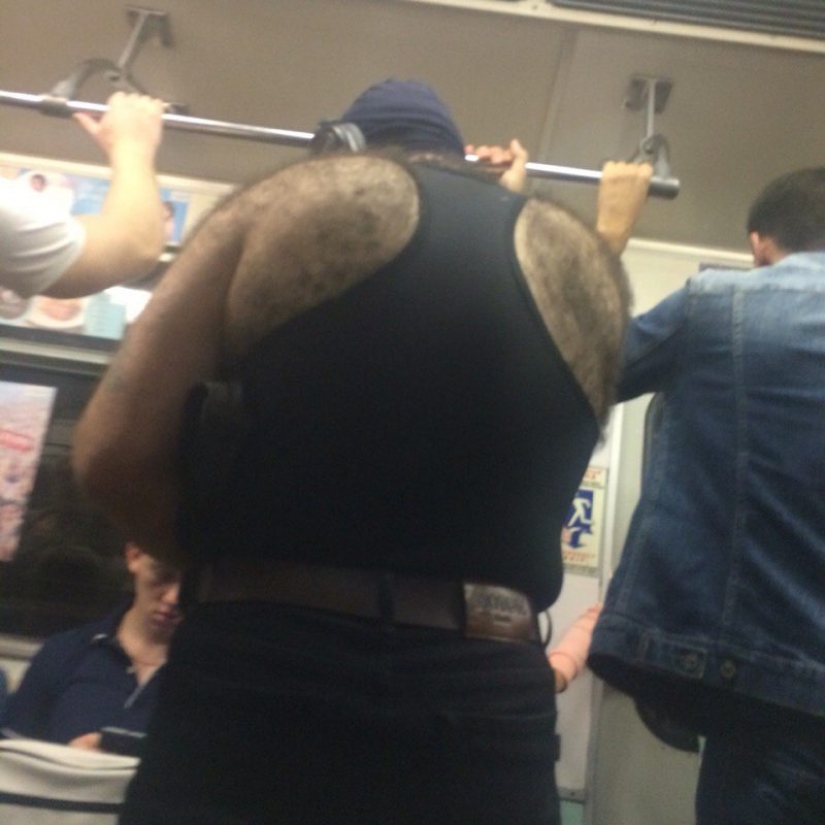 La moda de la gente: el más brillante de los pasajeros en el metro