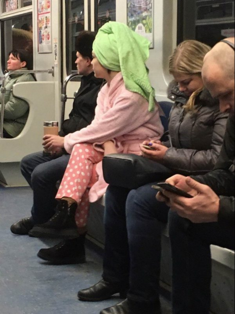 La moda de la gente: el más brillante de los pasajeros en el metro