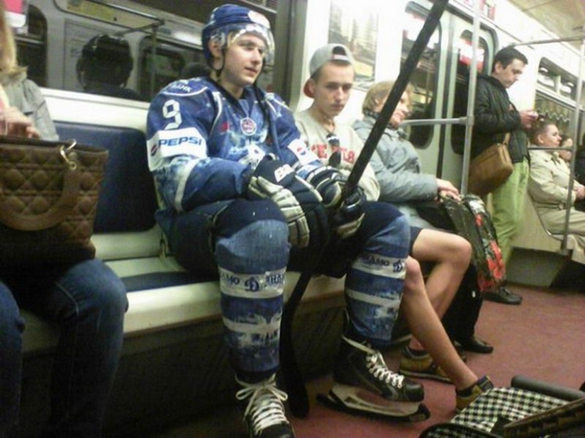 La moda de la gente: el más brillante de los pasajeros en el metro