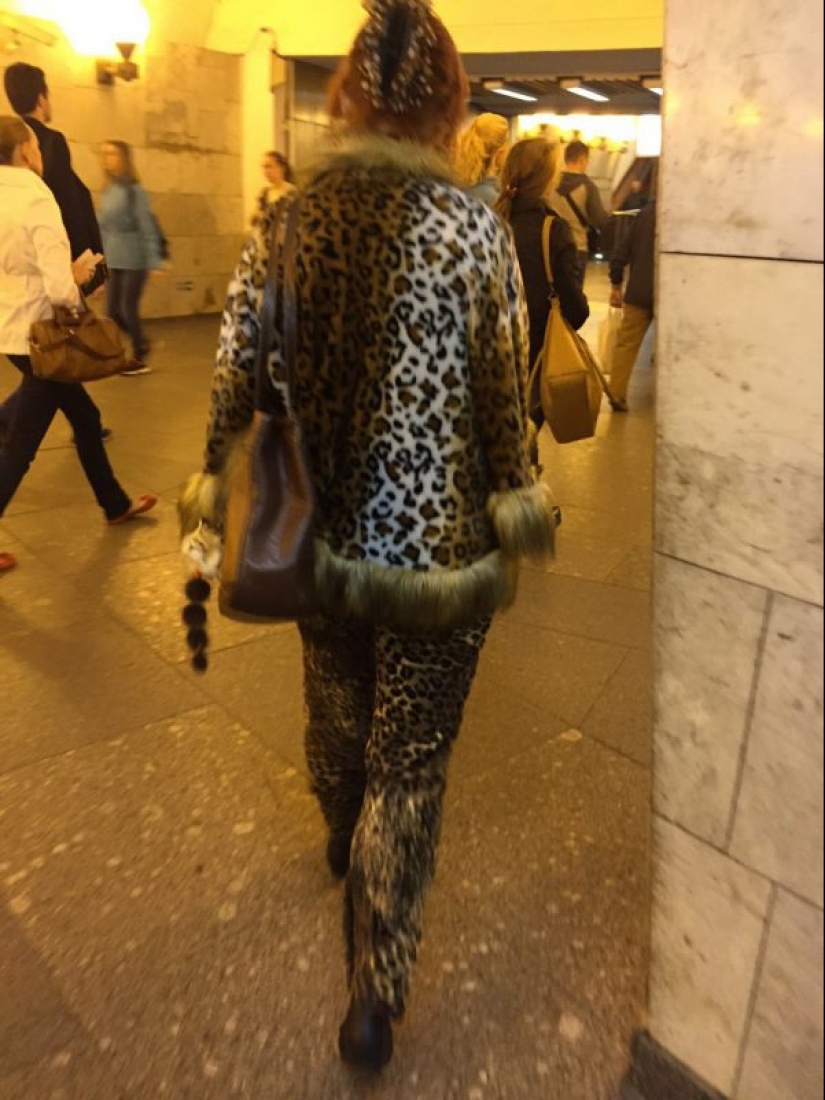 La moda de la gente: el más brillante de los pasajeros en el metro