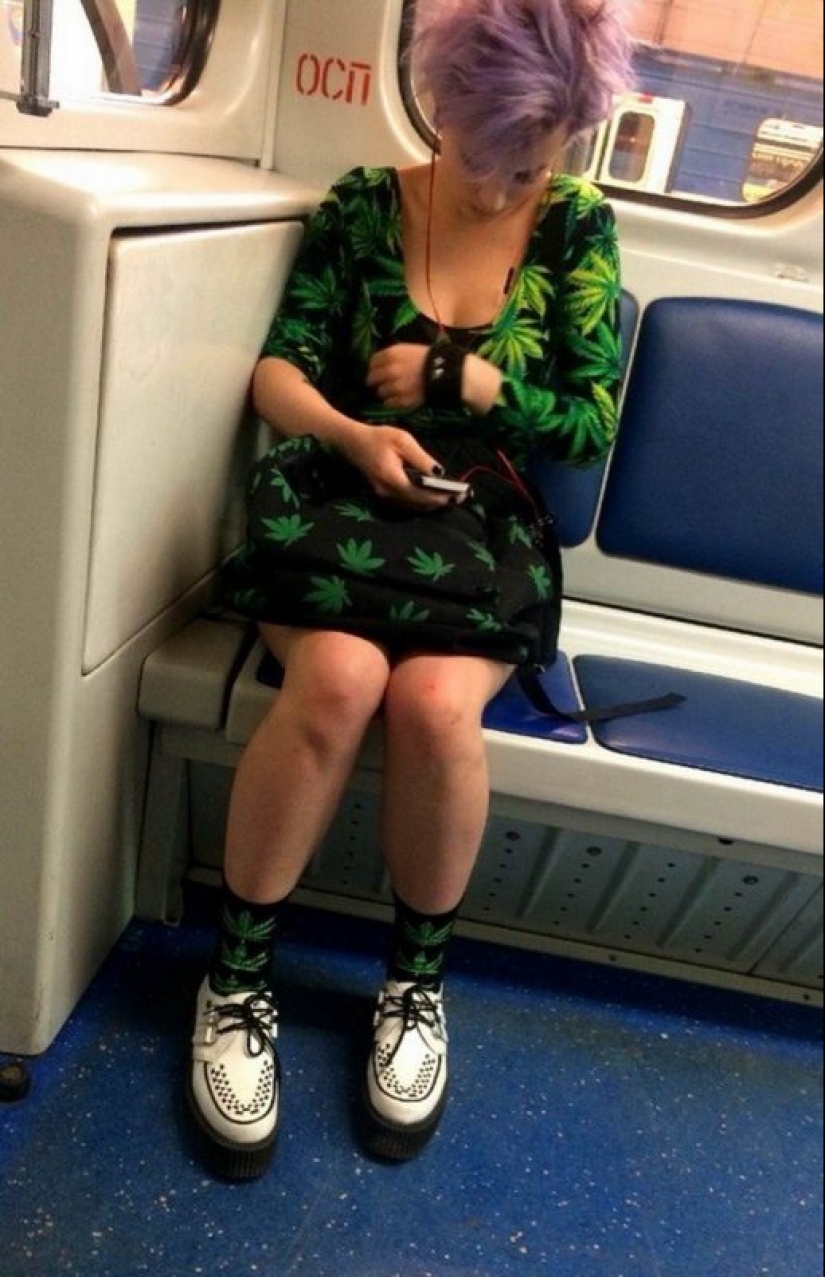 La moda de la gente: el más brillante de los pasajeros en el metro