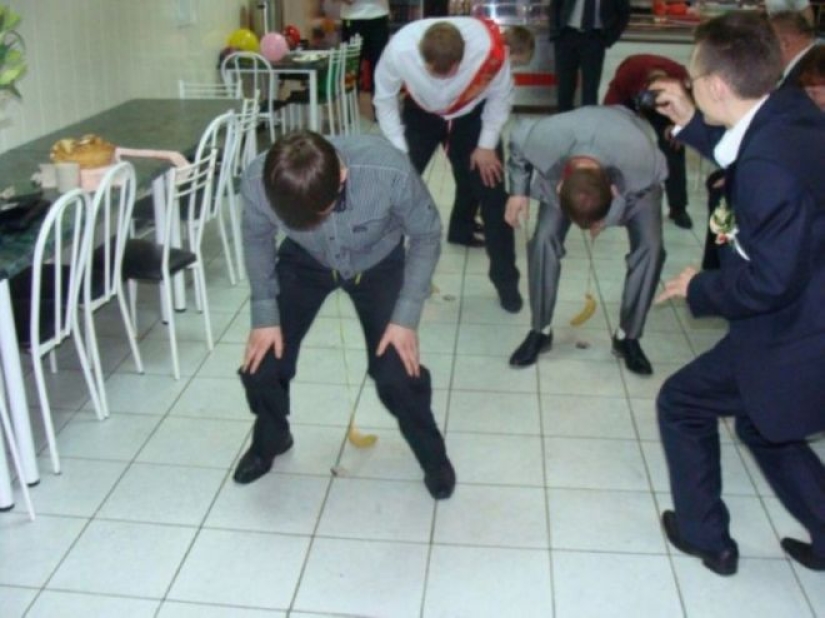 La más extraña de las competiciones en la boda: 25 fotos que todos avergonzado