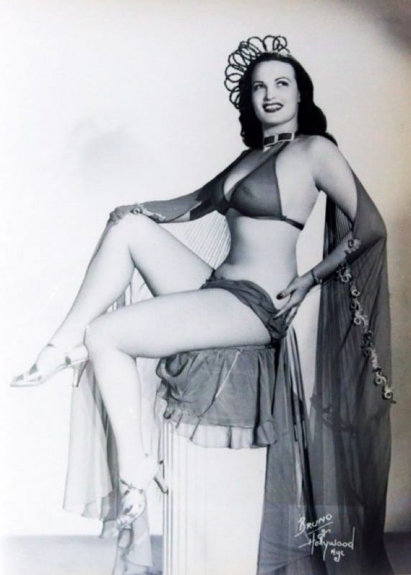 "La Reina de las Amazonas", la máxima estrella del burlesque Lois Defi