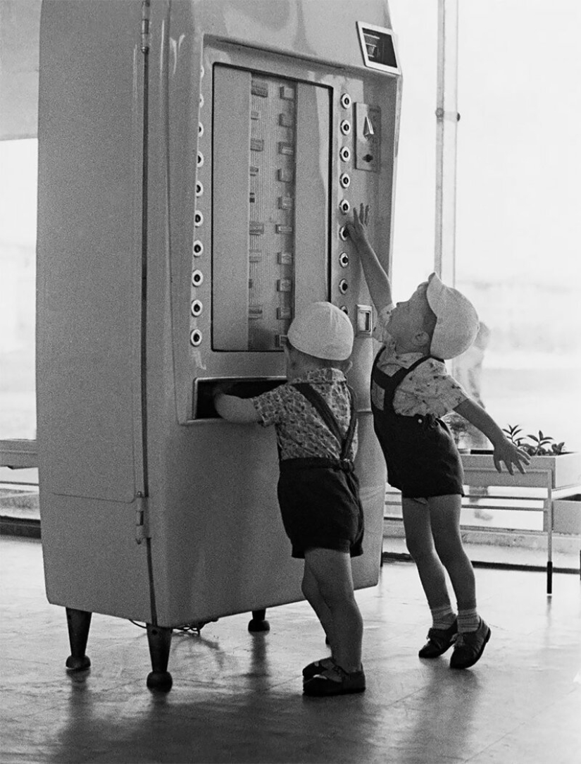 La unión Soviética "deshielo" de la década de 1960 a través de la lente de Vladimir Lagrange