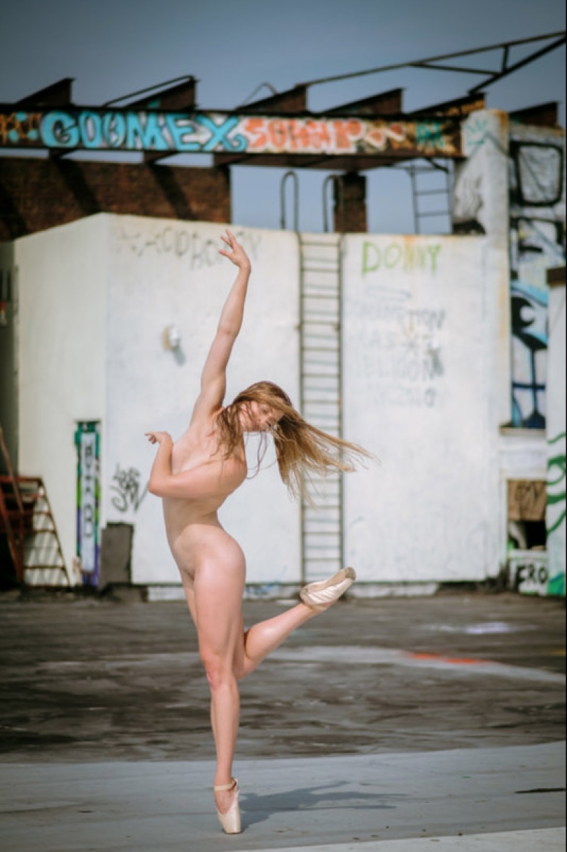 La verdad desnuda: 11 artistas decirle por qué accedí a bailar desnuda sobre los tejados de nueva York