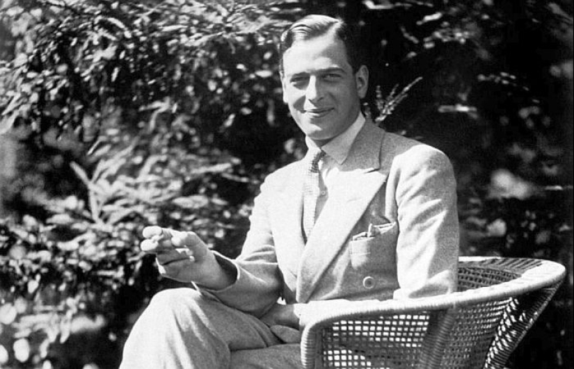 La vida de Kiki Preston, una alta sociedad, amante de un príncipe y una encantadora drogadicta La vida de Kiki Preston, una alta sociedad, amante de un príncipe y una encantadora drogadicta