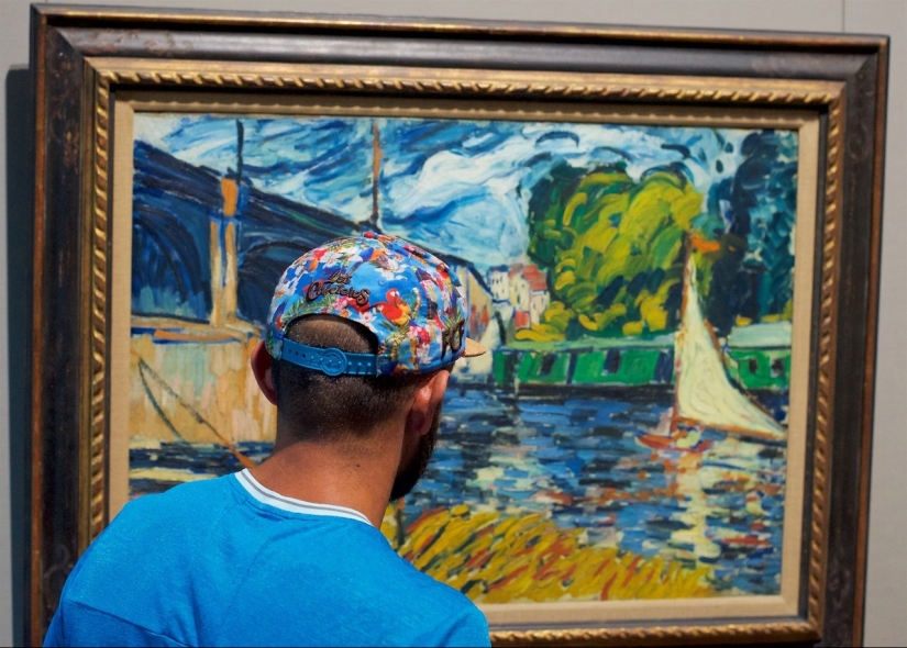 La vida repite el arte: un austriaco toma fotos de los visitantes del museo que "coincidieron" con las pinturas La vida repite el arte: un austriaco toma fotos de los visitantes del museo que "coincidieron" con las pinturas