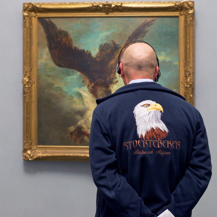 La vida repite el arte: un austriaco toma fotos de los visitantes del museo que "coincidieron" con las pinturas La vida repite el arte: un austriaco toma fotos de los visitantes del museo que "coincidieron" con las pinturas